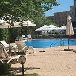 Апартаменты Golden Dreams *