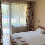Apartment Golden Dreams
