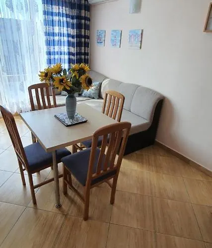 Golden Dreams Apartment *