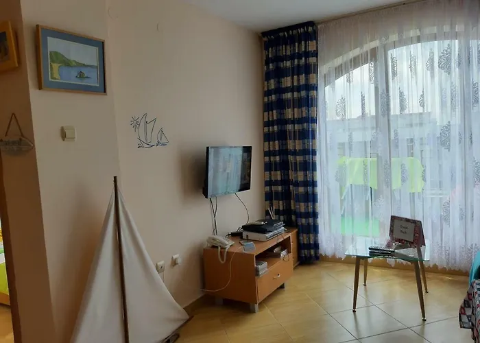 Golden Dreams Солнечный берег